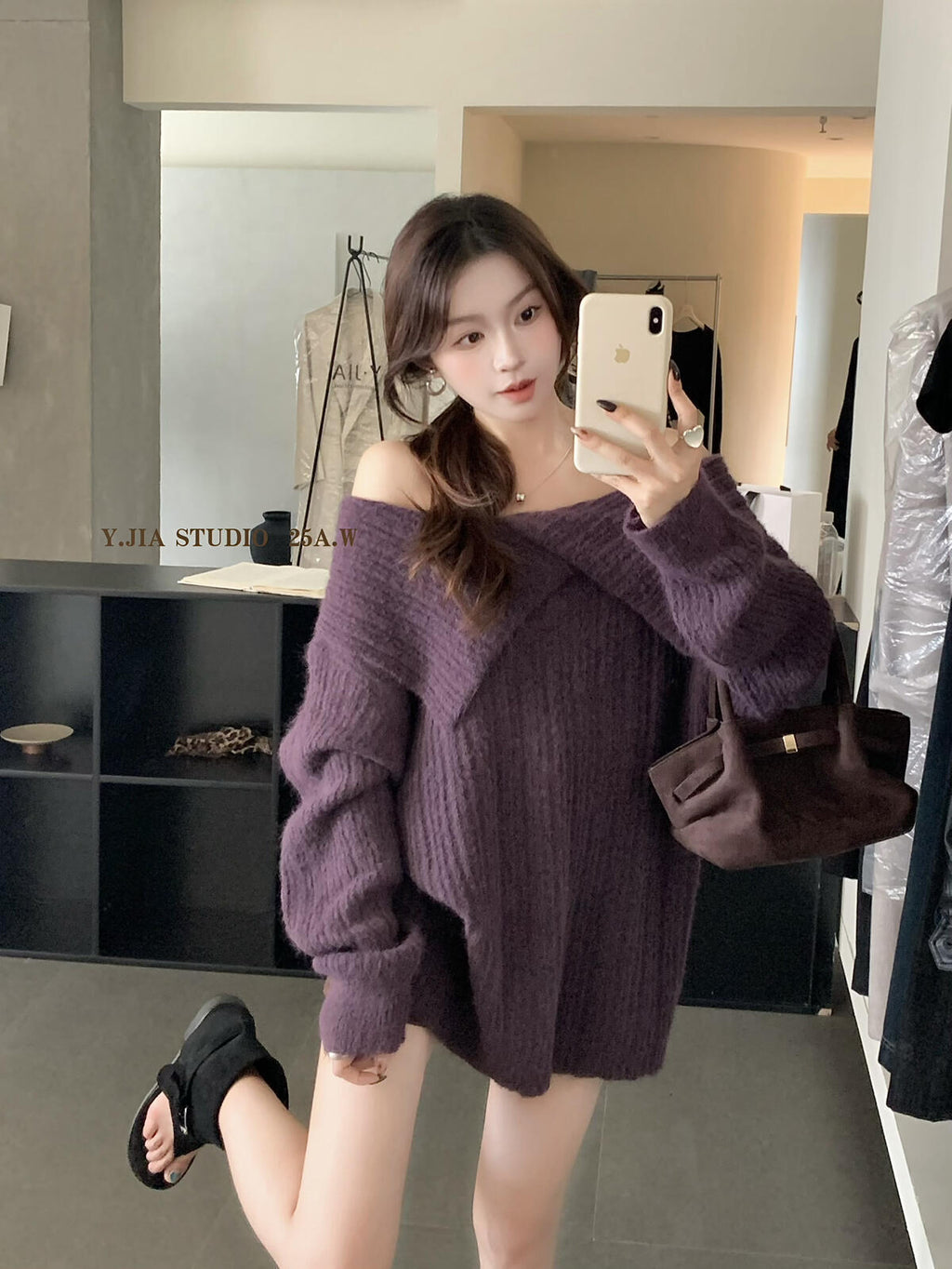 Lazy Style Shoulder-revealing Red Atmosphere Off-shoulder Sweater