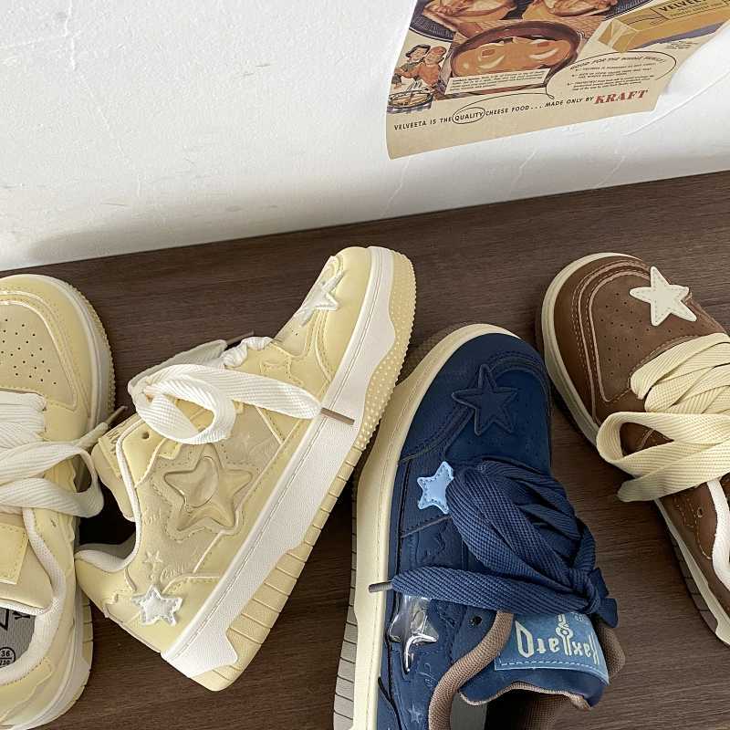 Thick Bottom Star Pattern Sneakers Women's Retro Leisure Sports Bread Shoes