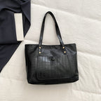 Retro Large Capacity Minimalist Single-shoulder Commuter Fashionable Handbag