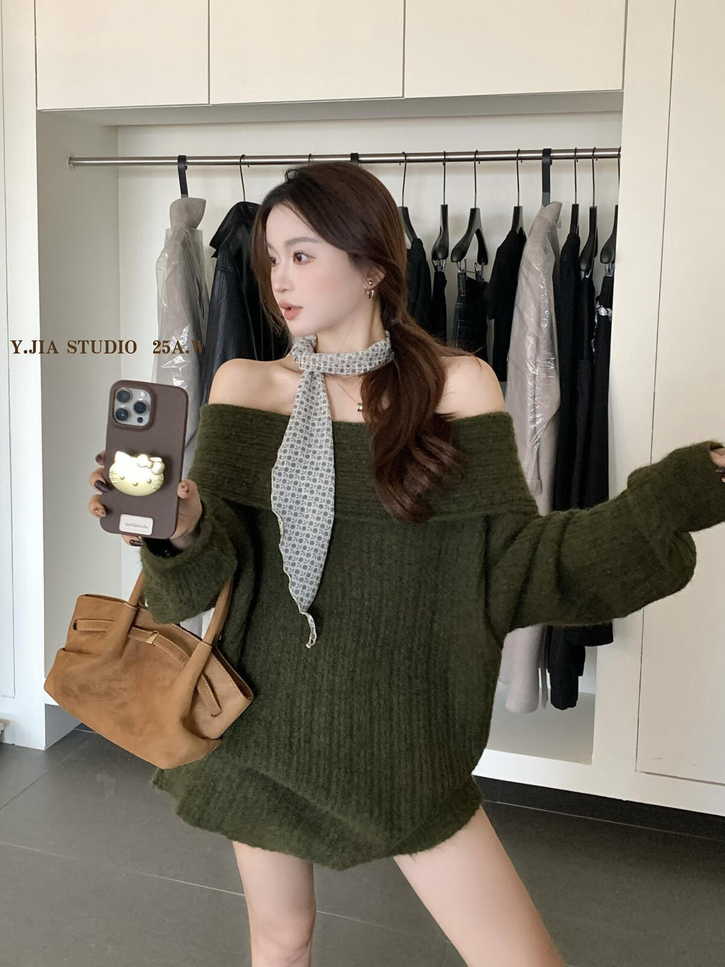 Lazy Style Shoulder-revealing Red Atmosphere Off-shoulder Sweater