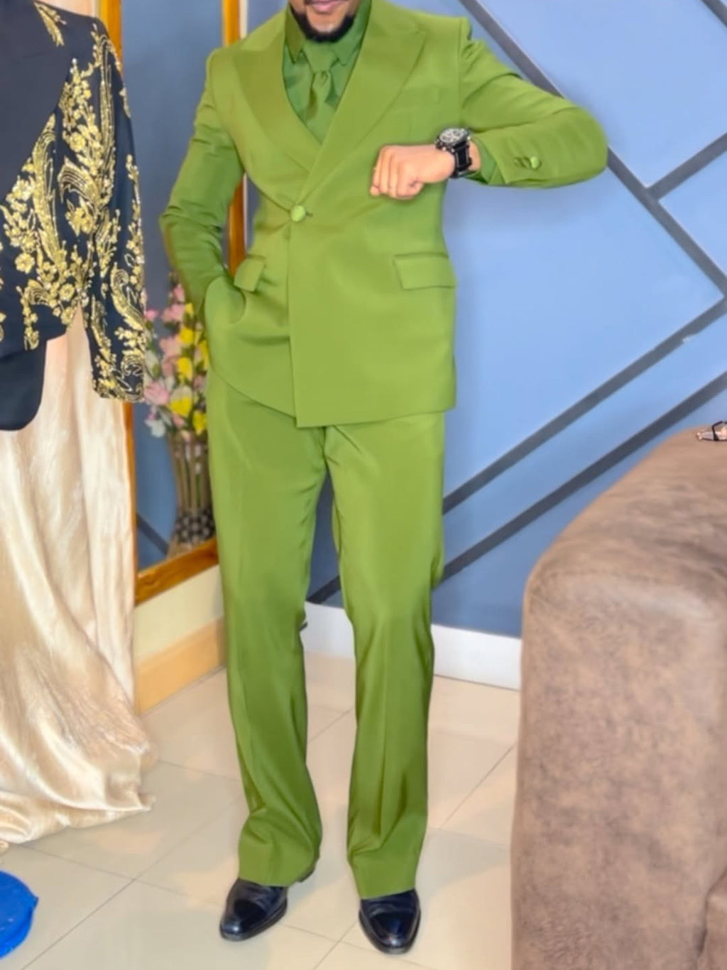 Olive- Green Three-Piece Suit Blaze&Shirt&Tie Ensemble
