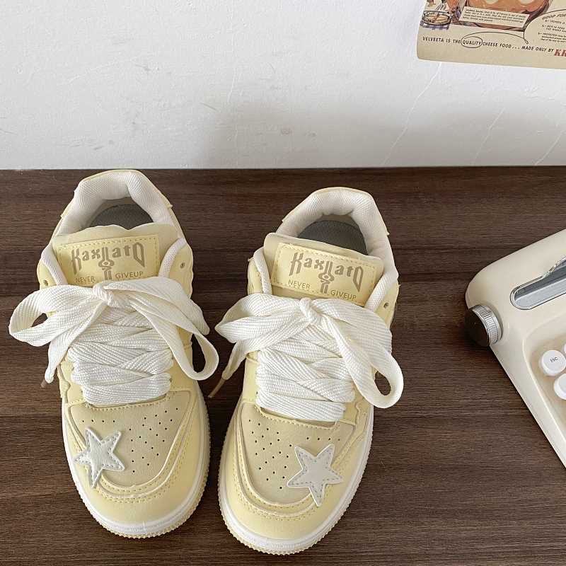 Thick Bottom Star Pattern Sneakers Women's Retro Leisure Sports Bread Shoes